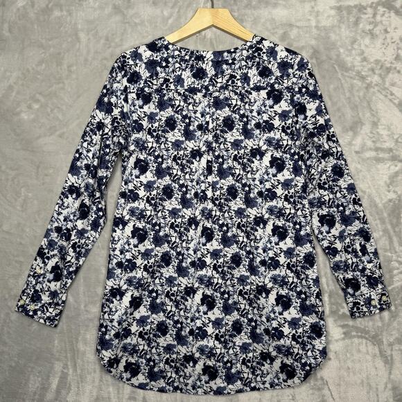 Duluth Trading Co Shirt Womens Small Blue White Floral Button Front Long Sleeve - Picture 2 of 12